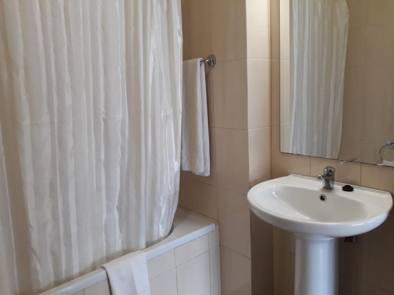 T2 Mira Praia 4- Familiar, 80Mt Praia, Wifi Куартейра Екстер'єр фото